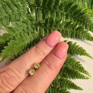 Elegant 14 Karat Gold Peridot Stud Earrings